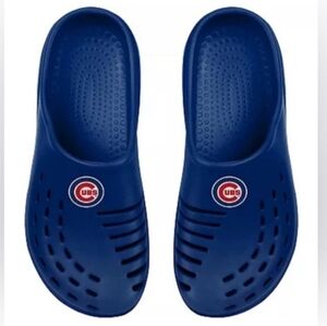 Youth Chicago Cubs FOCO Royal Sunny Day Clogs. Medium